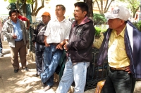 Lunes 27 de agosto del 2012. San Cristóbal de las Casas, Chiapas. Indígenas discriminados y retenidos por sufragar por un partido diferente al decidido en asamblea en las elecciones pasadas, sufren la segregación en el ejido Galeana del municipio de La In