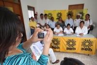 Martes 10 de julio del 2012. Tuxtla Gutiérrez, Chiapas. Militantes del PRD manifiestan su encono por los resultados alcanzados en las elecciones y afirman que continuaran luchando para impugnar varias alcaldÃas en el estado. Martes 10 de julio del 2012. Tuxtla Gutiérrez, Chiapas. Militantes del PRD manifiestan su encono por los resultados alcanzados en las elecciones y afirman que continuaran luchando para impugnar varias alcaldÃas en el estado.