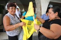 Domingo 14 de agosto.  Militantes del PRD realizan el congreso político para la elección interna donde eligen a Raquel Cal y Mayor como su nuevo dirigente estatal.