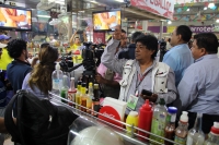Lunes 21 de noviembre del 2016.Tuxtla Gutiérrez. Los locatarios del Mercado Nuevo en un acercamiento con los medios de comunicación ofrecen productos naturales chiapanecos además de la confianza e higiene de su comunidad hacia sus visitantes constantement