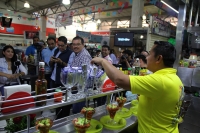 Lunes 21 de noviembre del 2016.Tuxtla Gutiérrez. Los locatarios del Mercado Nuevo en un acercamiento con los medios de comunicación ofrecen productos naturales chiapanecos traídos frescos desde las comunidades del interior de Chiapas como en el caso de la