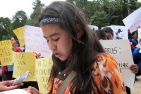 Lunes 10 de julio del 2012. San Cristóbal de las Casas. Indígenas pertenecientes a varias organizaciones sociales del estado protestan en las entradas del penal de San Cristóbal para exigir la liberación de los presos de conciencia de esta cárcel chiapane