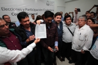 Miércoles 24 de enero del 2018. Tuxtla Gutiérrez. PRI,PVEM, Nueva Alianza, Chiapas Unido y Podemos Mover a Chiapas, conforman el frente registrado esta noche ante el Instituto de Elecciones y  Participación ciudadana momentos antes de que concluya el p