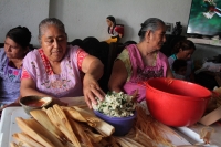 Miércoles 25 de abril del 2018. Tuxtla Gutiérrez. Dentro de los rituales dentro de los Usos y Costumbres de la Comunidad Zoque la ceremonia de La Pasada de Flor representa la obligación del servicio hacia las tradiciones en el tiempo que sea nombrado e