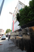 Martes 11 de febrero del 2014. Tuxtla Gutiérrez, Chis. Elementos de las corporaciones policiacas mantienen asegurado el edificio de la sede del PRI en el estado de Chiapas, después de que grupos antagónicos al interior de este partido político amenazaran 