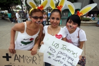Domingo 20 de mayo del 2012. Tuxtla Gutiérrez, Chiapas. La marcha mundial Pro AMLO se lleva inicia esta mañana en la avenida central de oriente a poniente donde jóvenes simpatizantes manifiestan su apoyo al candidato de las izquierdas de México.