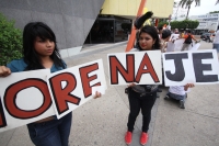 Domingo 20 de mayo del 2012. Tuxtla Gutiérrez, Chiapas. La marcha mundial Pro AMLO se lleva inicia esta mañana en la avenida central de oriente a poniente donde jóvenes simpatizantes manifiestan su apoyo al candidato de las izquierdas de México. Domingo 20 de mayo del 2012. Tuxtla Gutiérrez, Chiapas. La marcha mundial Pro AMLO se lleva inicia esta mañana en la avenida central de oriente a poniente donde jóvenes simpatizantes manifiestan su apoyo al candidato de las izquierdas de México.
