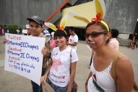 Domingo 20 de mayo del 2012. Tuxtla Gutiérrez, Chiapas. La marcha mundial Pro AMLO se lleva inicia esta mañana en la avenida central de oriente a poniente donde jóvenes simpatizantes manifiestan su apoyo al candidato de las izquierdas de México.