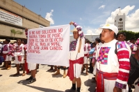Lunes 13 de agosto del 2012. Tuxtla Gutiérrez, Chiapas. Habitantes de San Juan Cancuc exigen a las autoridades estatales el cumplimiento de los programas sociales en el campo chiapaneco.