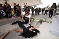 Lunes 14 de mayo del 2012.  Tuxtla Gutiérrez, Chiapas. Estudiantes y miembros de organizaciones sociales de Chiapas protestan en las ciudades de San Cristóbal de las Casas y en la capital de este estado por los femenicidios que han ocurrido en este estado