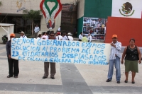 Miércoles 26 de septiembre del 2012. Tuxtla Gutiérrez, Chiapas. Habitantes de la comunidad Galeana del municipio de Chicomuselo, protestan en las entradas del edificio de la administración estatal para exigir que sean devueltas las personas desaparecidas 