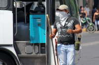 Miércoles 1 de marzo del 2017. Tuxtla Gutiérrez. Personas encapuchadas protestan esta mañana exigiendo predios para habitar demandas, demandas agrarias y del sector salud este medio día en la Avenida Central
