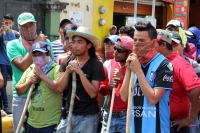 Miércoles 1 de marzo del 2017. Tuxtla Gutiérrez. Personas encapuchadas protestan esta mañana exigiendo predios para habitar demandas, demandas agrarias y del sector salud este medio día en la Avenida Central