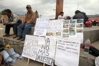 Miércoles 3 de octubre del 2012. San Cristóbal de las Casas, Chiapas. La plaza de la Paz de San Cristóbal se ha convertido en uno de los escenarios políticos más asiduos de Chiapas, al mantener varios plantones durante meses, don de lo mismo se protesta p