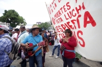 Lunes 18 de julio del 2016. Tuxtla Gutiérrez. Durante la manifestación del Pueblo Creyente en apoyo al Movimiento Magisterial en contra de la Reforma Educativa, indígenas y maestros realizan un acto religioso en la plaza central de la capital del estado d