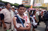 Lunes 18 de julio del 2016. Tuxtla Gutiérrez. Durante la manifestación del Pueblo Creyente en apoyo al Movimiento Magisterial en contra de la Reforma Educativa, indígenas y maestros realizan un acto religioso en la plaza central de la capital del estado d