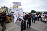 Lunes 18 de julio del 2016. Tuxtla Gutiérrez. Durante la manifestación del Pueblo Creyente en apoyo al Movimiento Magisterial en contra de la Reforma Educativa, indígenas y maestros realizan un acto religioso en la plaza central de la capital del estado d