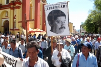 Martes 4 de septiembre del 2012. San Cristóbal de las Casas, Chiapas. IndÃgenas de las comunidades de los altos realizan una peregrinación y jornada de oración dedicada a la libertad de maestro Alberto Patishtan y a las vÃctimas de quienes como los márti Martes 4 de septiembre del 2012. San Cristóbal de las Casas, Chiapas. IndÃgenas de las comunidades de los altos realizan una peregrinación y jornada de oración dedicada a la libertad de maestro Alberto Patishtan y a las vÃctimas de quienes como los márti