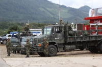 Lunes 2 de julio del 2012. Pueblo Nuevo, Chiapas. Familiares de los militantes del PRI muertos la víspera en Pueblo Nuevo Solistahuacan piden justicia por los hechos violentos durante las elecciones de este domingo.