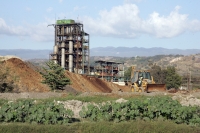 Martes 8 de febrero. Las labores de limpia de los terrenos de cultivo para la caña de azúcar en San Francisco Pujiltic se llevan a cabo por trabajadores eventuales entre los que se pueden observar indígenas de los altos, campesinos migrantes de Centro-Amé