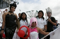 Miércoles 1 de diciembre. (especial 30 fotos). La comunidad lesbico, trans y gay de Chiapas participa en la marcha organizada por las ONG´s y grupos de ayuda y de derechos humanos durante la celebración mundial de la Lucha Contra el VIH-SIDA por la avenid