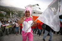 Miércoles 1 de diciembre. (especial 30 fotos). La comunidad lesbico, trans y gay de Chiapas participa en la marcha organizada por las ONG´s y grupos de ayuda y de derechos humanos durante la celebración mundial de la Lucha Contra el VIH-SIDA por la avenid