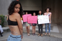 Domingo 23 de noviembre del 2014. Tuxtla Gutiérrez. Organizaciones feministas y sociales durante la Marcha de las Putas 2014 esta tarde en la capital del estado de Chiapas.