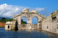 Jueves 22 de octubre del 2015. Tecpatan. La iglesia de la comunidad Quechula queda al descubierto de las aguas de la cuenca del Bajo Grijalva durante parte de este año debido al desfogue controlado de la Presa Hidroeléctrica Netzahualcóyotl ubicada en el 
