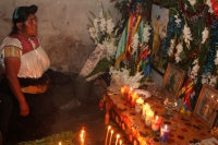 Sábado 5 de abril del 2014. San Juan Chamula. La ritualidad presente dentro del sincretismo indÃgena continua vivo dentro de los usos y costumbres de las comunidades de Los Altos de Chiapas, como en el caso de doña Maria López, quien es curandera, sobande Sábado 5 de abril del 2014. San Juan Chamula. La ritualidad presente dentro del sincretismo indÃgena continua vivo dentro de los usos y costumbres de las comunidades de Los Altos de Chiapas, como en el caso de doña Maria López, quien es curandera, sobande