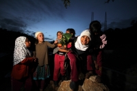 Martes 9 de julio del 2013. San Cristóbal de las Casas. Familias de indígenas tsotsiles Chamulas asentadas en la comunidad Molino de los Arcos celebran el inicio del ayuno durante el Ramadán.
