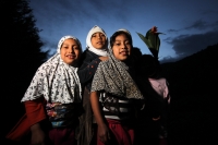 Martes 9 de julio del 2013. San Cristóbal de las Casas. Familias de indígenas tsotsiles Chamulas asentadas en la comunidad Molino de los Arcos celebran el inicio del ayuno durante el Ramadán.