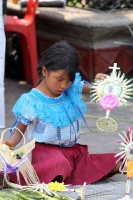 Domingo 17 de abril. La ciudad de Tuxtla Gutiérrez se llena de manifestaciones de fervor religioso en este Domingo de Ramos aun cuando es visible la baja venta de las tradicionales cruces de palma en las principales iglesias de la localidad, mientras que 