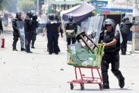 Miércoles 25 de mayo del 2016. Tuxtla Gutiérrez. Enfrentamiento entre el movimiento magisterial y elementos policiacos dura varias horas a lo largo de las avenidas principales de la capital del estado de Chiapas.
