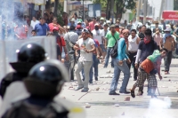 Miércoles 25 de mayo del 2016. Tuxtla Gutiérrez. Enfrentamiento entre el movimiento magisterial y elementos policiacos dura varias horas a lo largo de las avenidas principales de la capital del estado de Chiapas.