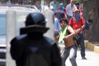 Miércoles 25 de mayo del 2016. Tuxtla Gutiérrez. Enfrentamiento entre el movimiento magisterial y elementos policiacos dura varias horas a lo largo de las avenidas principales de la capital del estado de Chiapas.