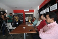 Jueves 26 de junio del 2014. Tuxtla Gutiérrez. El polvo provocado por el abandono de las obras del libramiento sur poniente continúa afectando a vecinos y transeúntes quienes padecen enfermedades respiratorias.