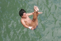 Los participantes de Real Diving 2010 del campeonato de clavados de altura realizan las prácticas en las aguas del Río Grijalva en Chiapa de Corzo, Chiapas para realizar mañana el serial oficial.