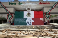 Martes 18 de septiembre del 2012. Tuxtla Gutiérrez, Chiapas. Así luce el parque central después de las fiestas patrias mientras que los ciudadanos esperan que alguien se haga cargo de lo acumulado en el lugar.