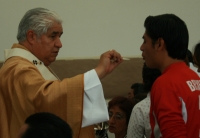Camacho / Monseñor Rogelio Cabrera, Arzobispo de Tuxtla, durante la celebración de la Misa Crismal este medio día en la Catedral de San Marcos.