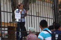 Martes 24 de Enero del 2012. Continúan las colas en el Registro Civil. Tuxtla Gutiérrez, Chiapas. Largas filas de personas sufren la espera para ser atendidos en las oficinas del Registro Civil de Tuxtla Gutiérrez, debido a la falta de papelerÃa y sistema Martes 24 de Enero del 2012. Continúan las colas en el Registro Civil. Tuxtla Gutiérrez, Chiapas. Largas filas de personas sufren la espera para ser atendidos en las oficinas del Registro Civil de Tuxtla Gutiérrez, debido a la falta de papelerÃa y sistema