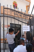 Martes 24 de Enero del 2012. Continúan las colas en el Registro Civil. Tuxtla Gutiérrez, Chiapas. Largas filas de personas sufren la espera para ser atendidos en las oficinas del Registro Civil de Tuxtla Gutiérrez, debido a la falta de papelerÃa y sistema Martes 24 de Enero del 2012. Continúan las colas en el Registro Civil. Tuxtla Gutiérrez, Chiapas. Largas filas de personas sufren la espera para ser atendidos en las oficinas del Registro Civil de Tuxtla Gutiérrez, debido a la falta de papelerÃa y sistema