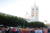 Viernes 26 de enero del 2018. Tuxtla Gutiérrez. Conmemorando 40 meses de los sucesos de Ayotzinapa durante la marcha de esta tarde; maestros, estudiantes y organizaciones se manifiestan