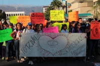Viernes 26 de enero del 2018. Tuxtla Gutiérrez. Conmemorando 40 meses de los sucesos de Ayotzinapa durante la marcha de esta tarde; maestros, estudiantes y organizaciones se manifiestan