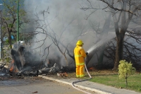 Miércoles 23 de mayo del 2012. Tuxtla Gutiérrez, Chiapas. Un fuerte accidente provoco el incendio de una pipa en las cercanías de los talleres vehiculares del ayuntamiento tuxtleco, lo que ocasiono que los dos ocupantes del vehículo resultaran con quemadu
