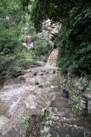 Domingo 31 de julio. Más de 40 vacacionistas son rescatados de las cascadas del Chorreadero ubicadas a unos 25 kilómetros de la ciudad de Tuxtla Gutiérrez. Las grutas y la caída de agua de 20 metros de altura sufrió un golpe repentino del afluente que baj