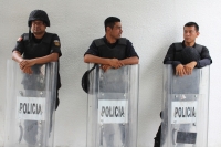 Jueves 4 de junio del 2015. Tuxtla Gutiérrez. Las instalaciones del INE en Chiapas son reforzadas y resguardadas por elementos de la Secretaria de Seguridad Pública para prevenir nuevos ataques a unos días de llevarse a cabo las elecciones donde se elegir