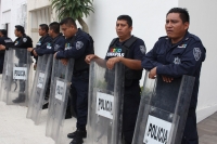 Jueves 4 de junio del 2015. Tuxtla Gutiérrez. Las instalaciones del INE en Chiapas son reforzadas y resguardadas por elementos de la Secretaria de Seguridad Pública para prevenir nuevos ataques a unos días de llevarse a cabo las elecciones donde se elegir