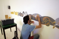Las antiguas pinturas que adornaran las paredes de la Catedral de San Marcos, son restauradas por artistas calificados del INAH quienes utilizan pigmentos de tierras y vegetales para mantener el arte de los antiguos indígenas de Tuxtla.