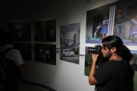 Miércoles 29 de agosto del 2012. Tuxtla Gutiérrez, Chiapas. Esta noche se inauguro la exposición fotografica Retratos de Familia, La Familia chiapaneca en el Siglo XXI del colectivo de fotografos en el estado durante el 2º encuentro Foro de Periodismo cul