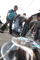 Miércoles 27 de junio del 2012. Pueblo Nuevo Solistahuacan, Chiapas.Habitantes de comunidad Rincón Chamula protagonizaron la víspera de este día un enfrentamiento dejando como saldo 6 casa 7 8 vehículos incendiados; provocados por un accidente entre una c